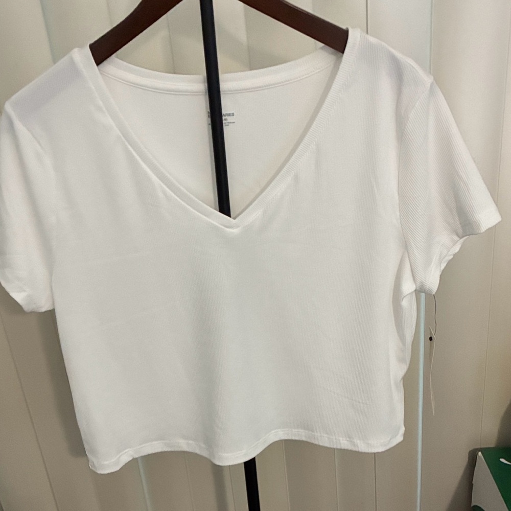 No Boundaries White V-Neck Crop Rib Tee. Vivid White.